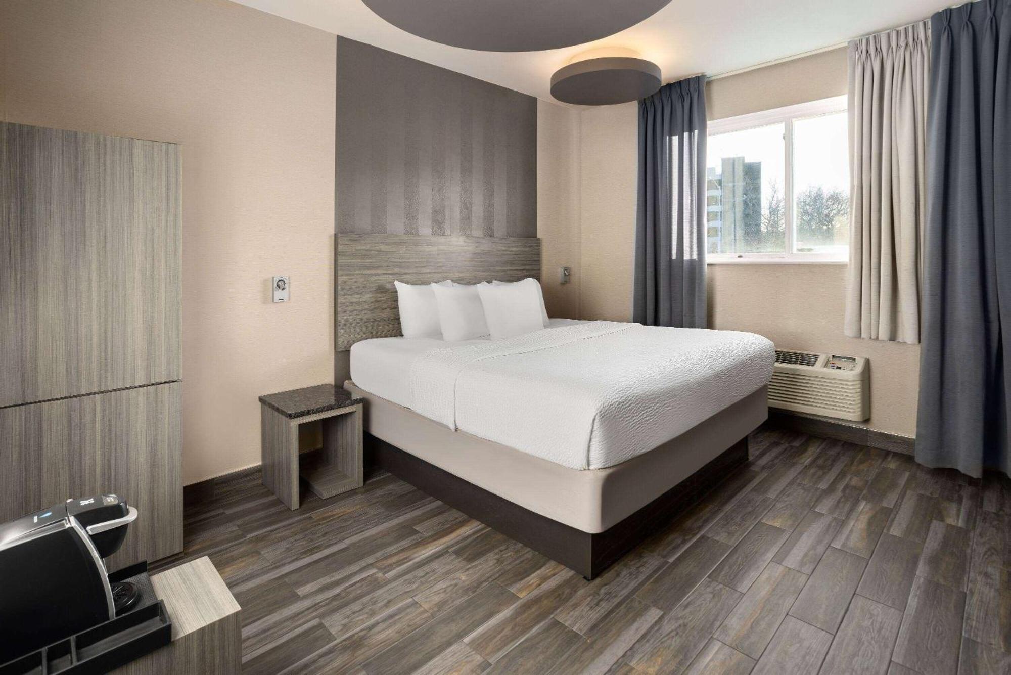 Hotel Ramada By Wyndham Bronx New York Esterno foto
